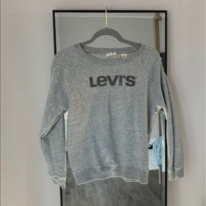levi’s sweatshirt